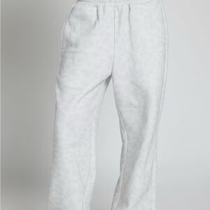 Comfrt Snow Leopard Minimalist Straight Leg Sweatpants